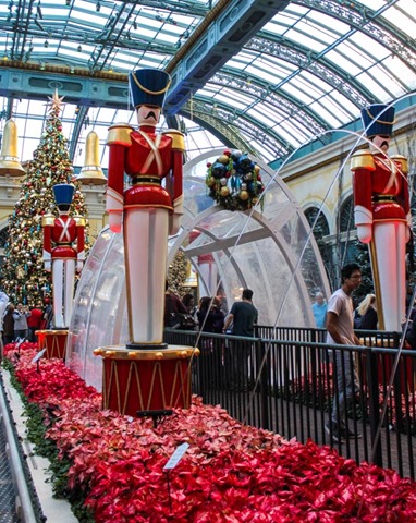 Christmas In Vegas: The Attractions – Domestocrat